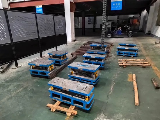 Die-Cast Aluminum Outdoor LED Floodlights High Quality LED Floodlight 200W 31000 Lumen 6500K Ik09 Waterproof IP66 Floodlight 220V 50/60Hz 7 Years Warranty